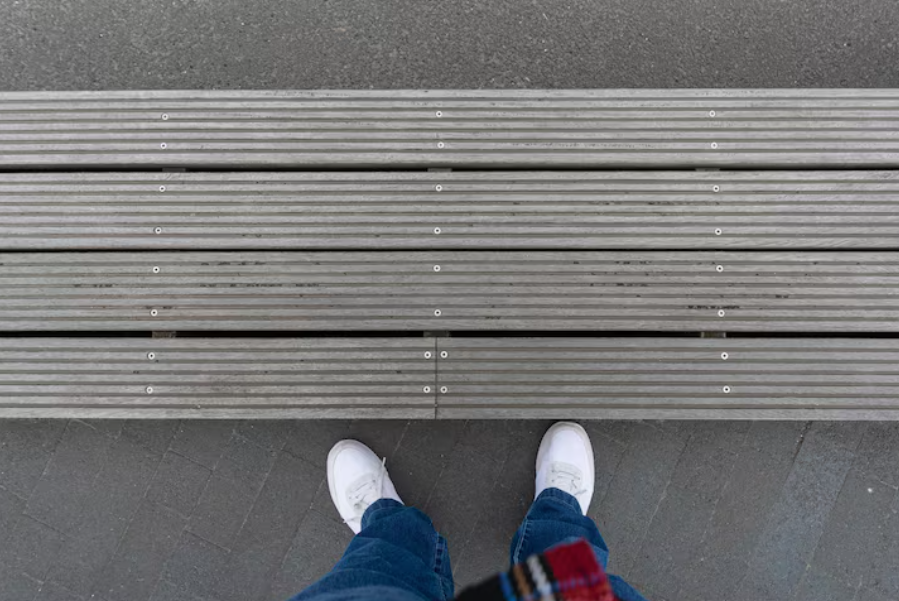 Concrete floor metal decking
